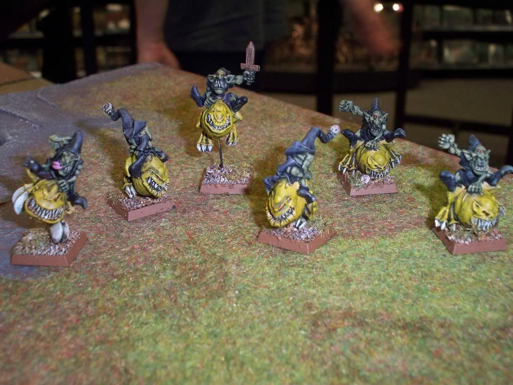 http://i451.photobucket.com/albums/qq231/bignutter_the_first/Finished%20Night%20Goblin%20Army/100_1150.jpg