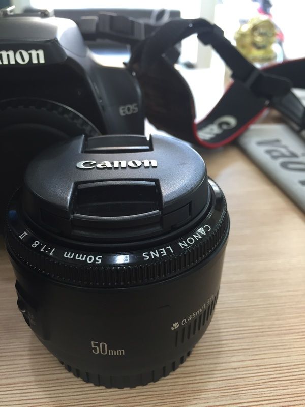 Canon Rebel XS 1000D + lens 1855 IS + lens EF 50mm 11.8 II 5giay